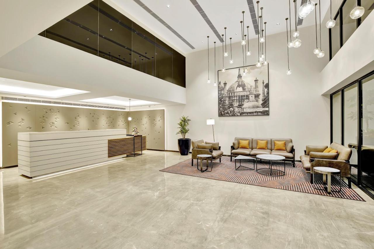 Park Inn By Radisson Surat Exterior foto