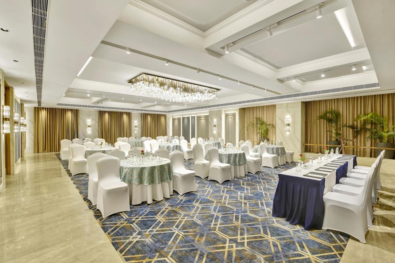 Park Inn By Radisson Surat Exterior foto