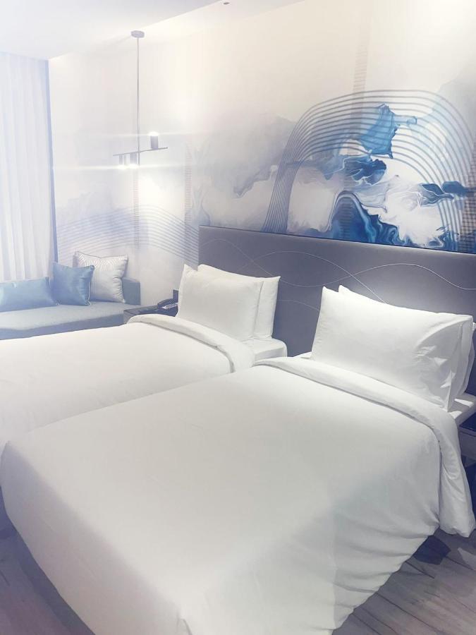 Park Inn By Radisson Surat Exterior foto
